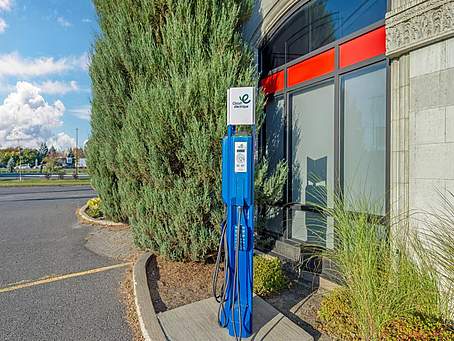 Best Western Hôtel Universel Drummondville - Borne de recharge électrique