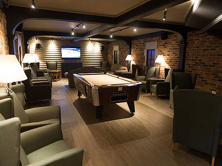 Hôtel & Spa Mont Gabriel - Salle de réunion / réception - Lounge, table de billard